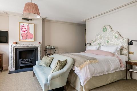 32 Groom Place, London, SW1X 7BA
