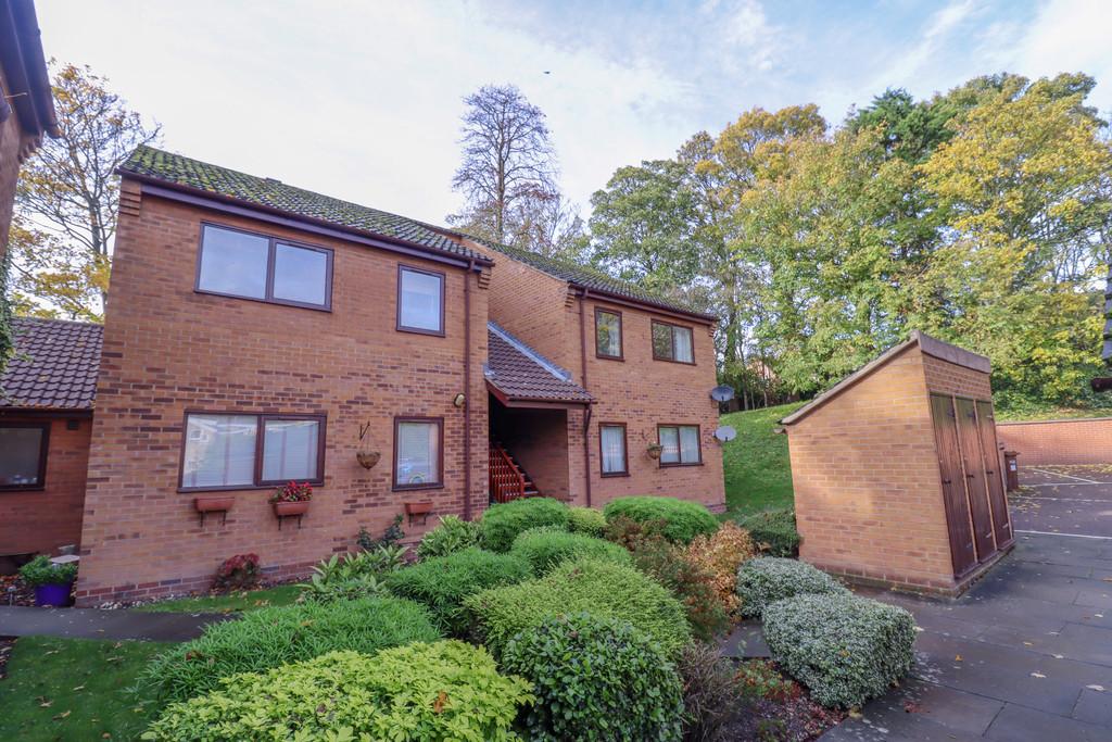 Rowley Drive, Newmarket 2 bed apartment £180,000