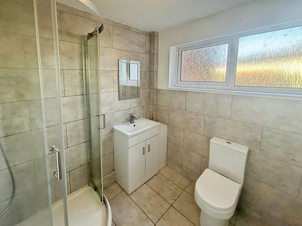 3ec01c23-shower 20room