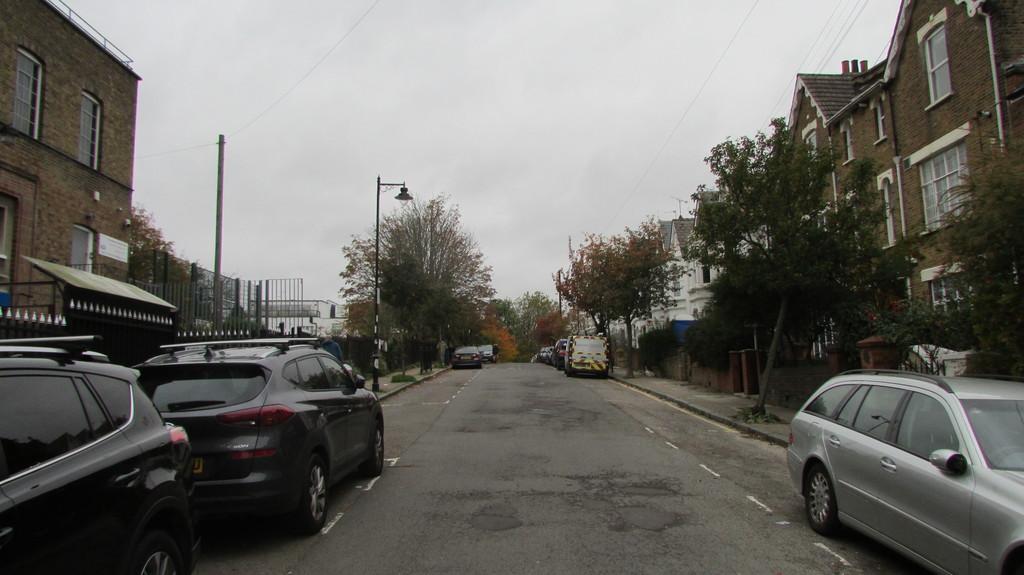 30 Bickerton Road, Dartmouth Park Studio to rent £901 pcm (£208 pw)