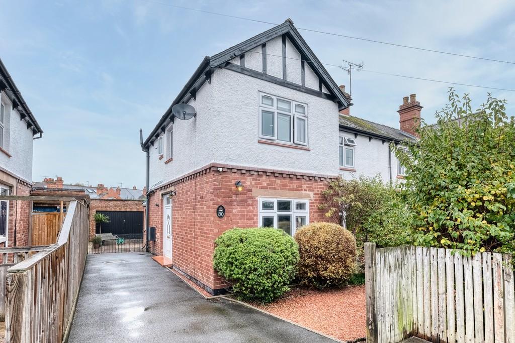 The Avenue, Bromwich Road, Worcester... 3 bed semidetached house £