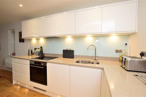 11 Chatfield Close, Cooksbridge, Lewes, BN8 4FF