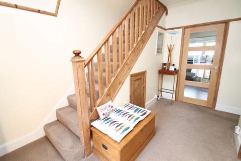 8 Segrave Crescent, Folkestone, CT19 6AZ