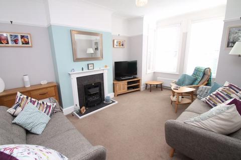 8 Segrave Crescent, Folkestone, CT19 6AZ