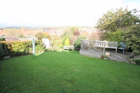8 Segrave Crescent, Folkestone, CT19 6AZ