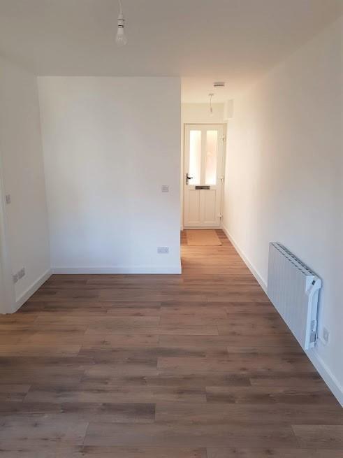 Lounge/dining area: