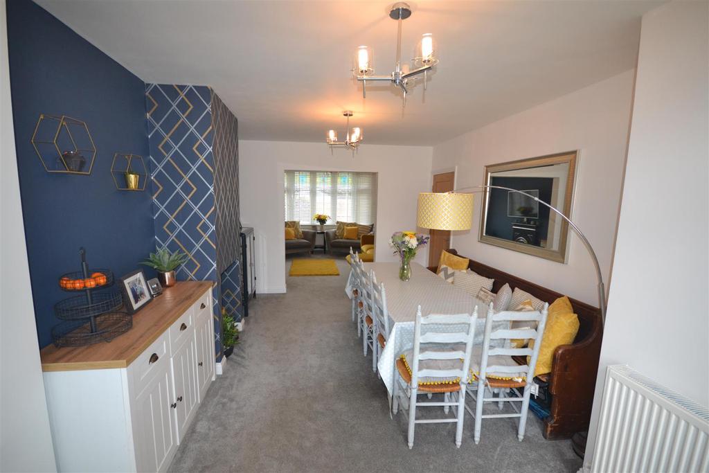 Lounge/Dining Room