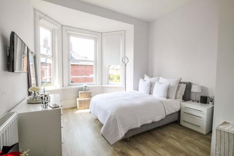 2 bedroom apartment to rent - Manor House Road, Jesmond - 2 Bedrooms - 145pppw