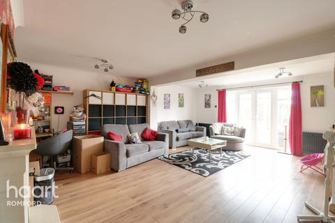 67 Bader Way, Rainham, RM13 7HU