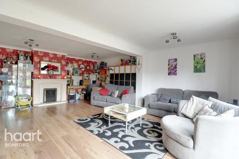 67 Bader Way, Rainham, RM13 7HU