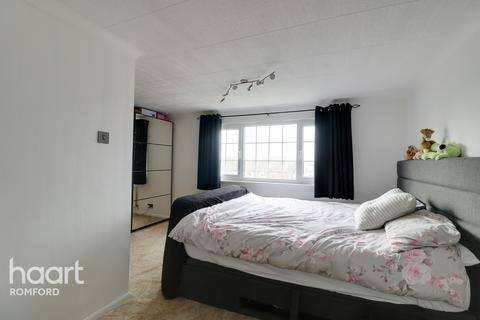 67 Bader Way, Rainham, RM13 7HU