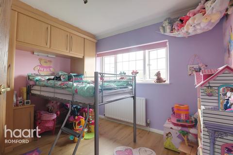 67 Bader Way, Rainham, RM13 7HU