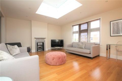 undefined, Chiswick High Road, Chiswick, London, W4