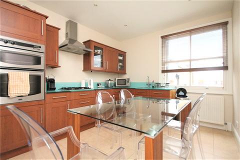 undefined, Chiswick High Road, Chiswick, London, W4