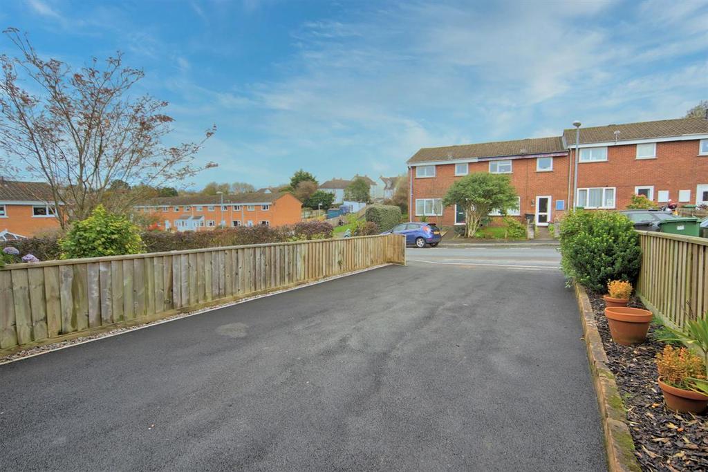 Churchill Crescent, South Molton 3 bed terraced house for sale £190,000