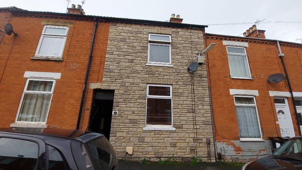Victoria Street, Grantham, NG31 2 bed terraced house £650 pcm (£150 pw)