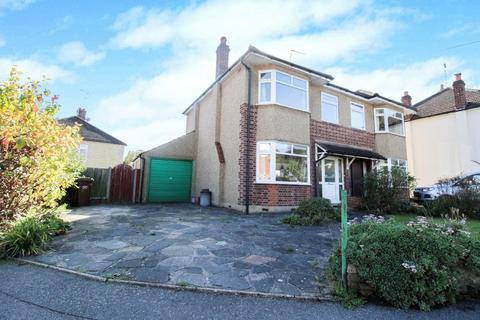 17 The Meadows, Ingrave, Brentwood, CM13 3RL
