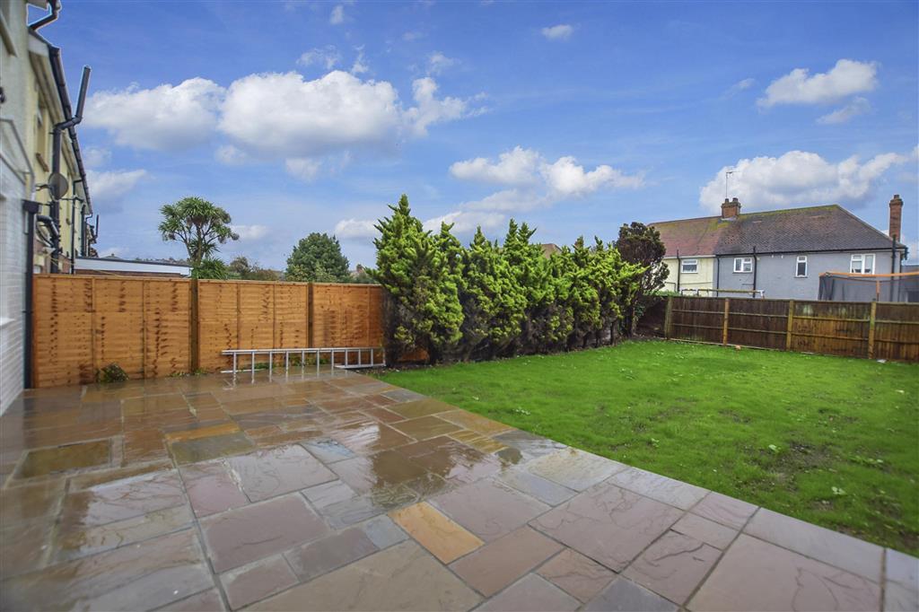 Bradley Road, Ramsgate, Kent 3 bed terraced house £260,000