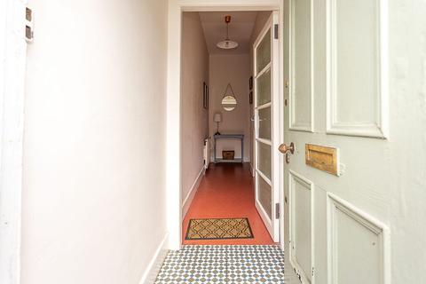 2 Alva Place, Edinburgh, EH7 5AZ