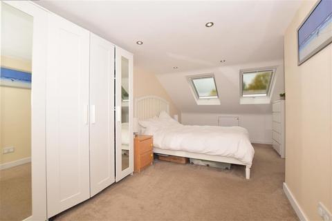 16 Lambert Road, Banstead, SM7 2QX