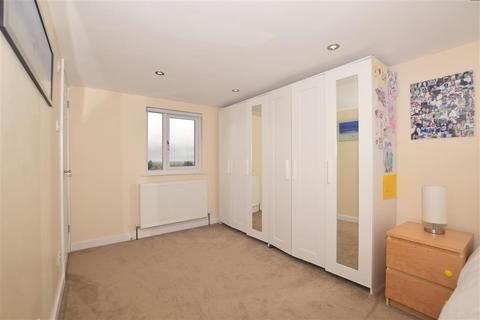 16 Lambert Road, Banstead, SM7 2QX