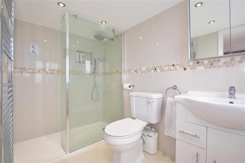 16 Lambert Road, Banstead, SM7 2QX