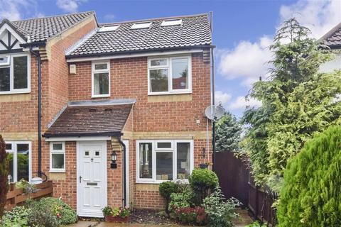 16 Lambert Road, Banstead, SM7 2QX