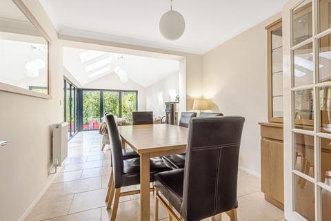 16 College Hill, Godalming, GU7 1YA