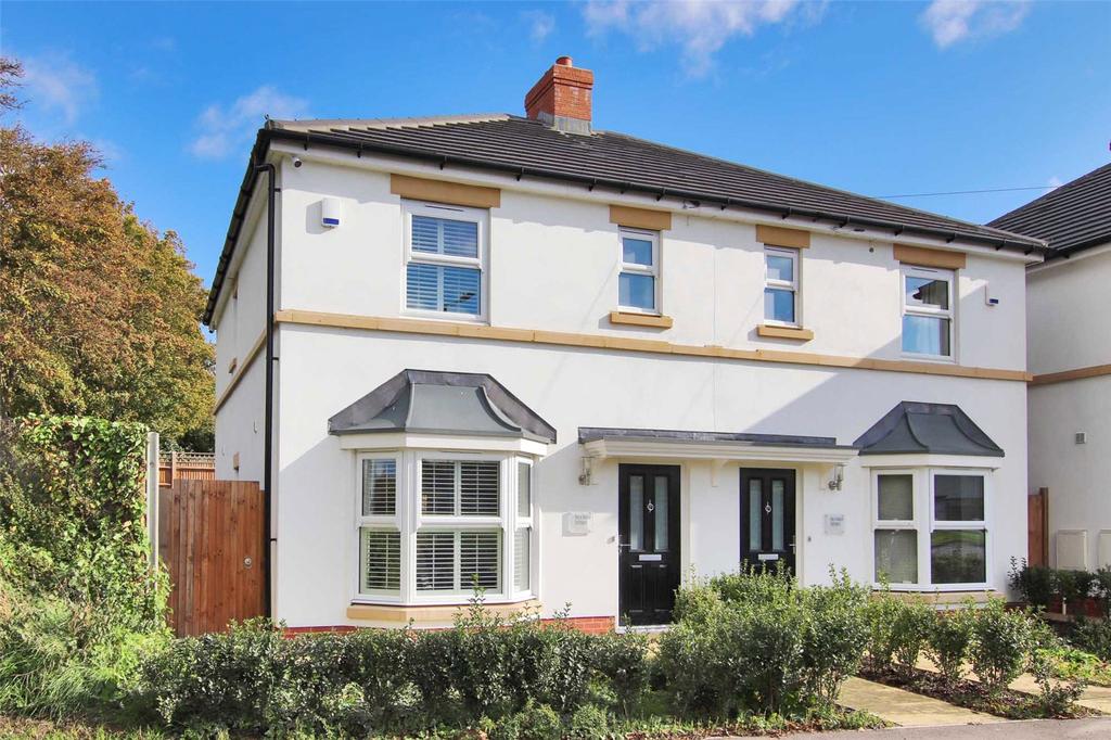 Green Street Green Road, Lane End, Dartford, DA2 2 bed semidetached house £350,000