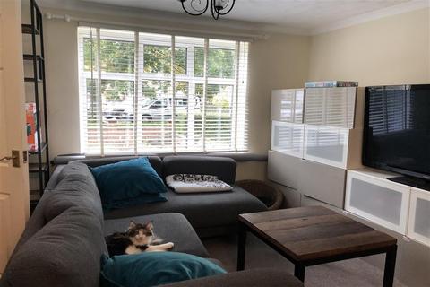 18 Arundel Close, Crawley, RH10 7AW