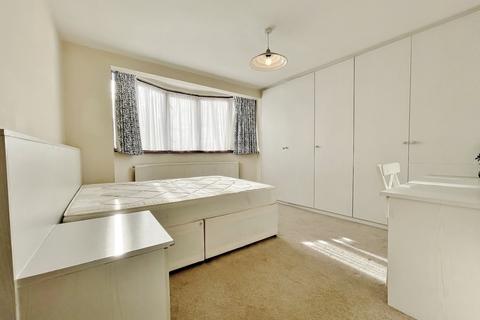 2 bedroom flat to rent, 111 Highfield Avenue, Golders Green