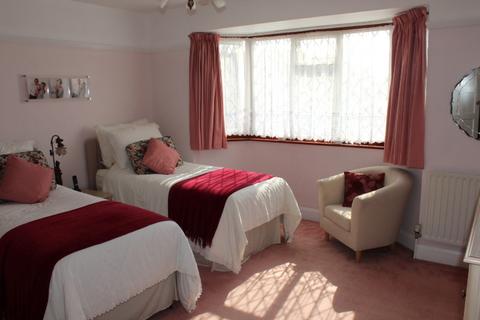 83 Woodham Road, London, SE6 2SB