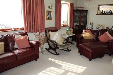 83 Woodham Road, London, SE6 2SB