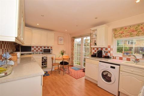 13 Welton Close, Tonbridge, TN9 2QX