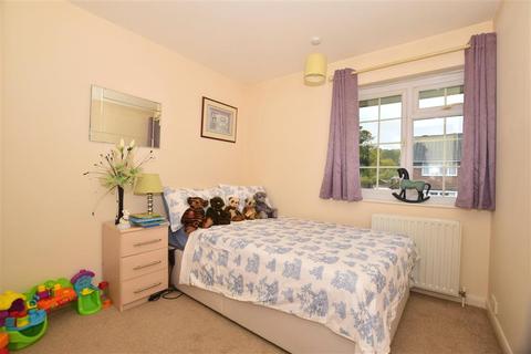 13 Welton Close, Tonbridge, TN9 2QX