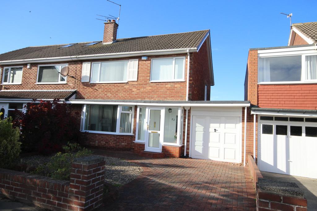 Woodburn Drive, Whitley Bay, Tyne & Wear, NE26 3HS 3 bed semidetached house £270,000