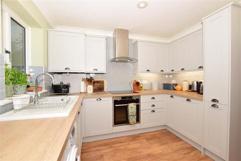 9 Bowden Crescent, Folkestone, CT20 3TR