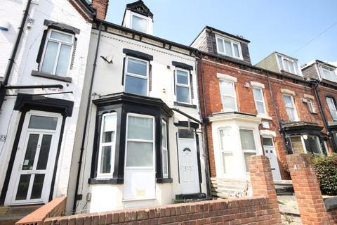 6 bedroom terraced house to rent, Delph Mount, Woodhouse, Leeds, LS6 2HS