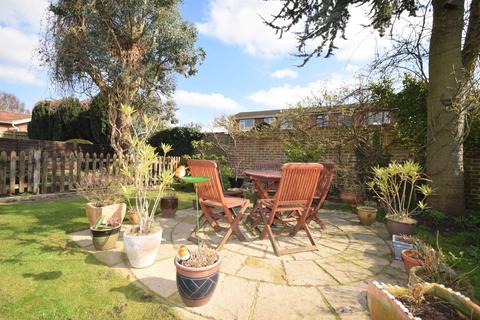 12 Brookside, Watlington, OX49 5AQ