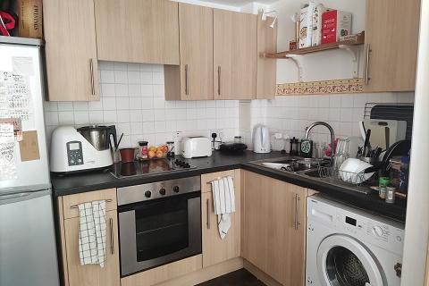 1 bedroom apartment to rent, Oakleigh Court, Murray Grove, London, N1
