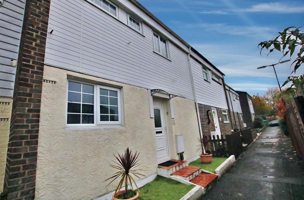 Lordshill, Southampton 2 bed townhouse £205,000