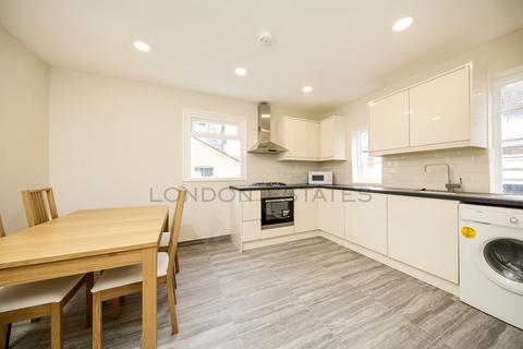 4 bedroom maisonette to rent, Lavender Hill, Clapham, SW11