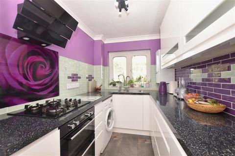 8 Bourne View Close, Emsworth, PO10 8NS