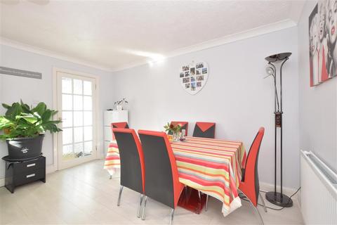 8 Bourne View Close, Emsworth, PO10 8NS