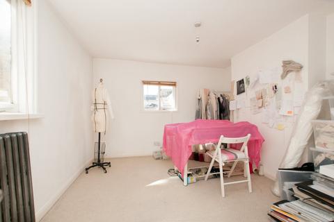 2 bedroom flat to rent, Stoke Newington Church Street, Stoke Newington