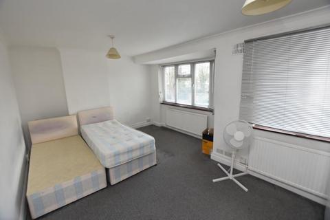 46b Rayners Lane, Harrow, HA2 0UB