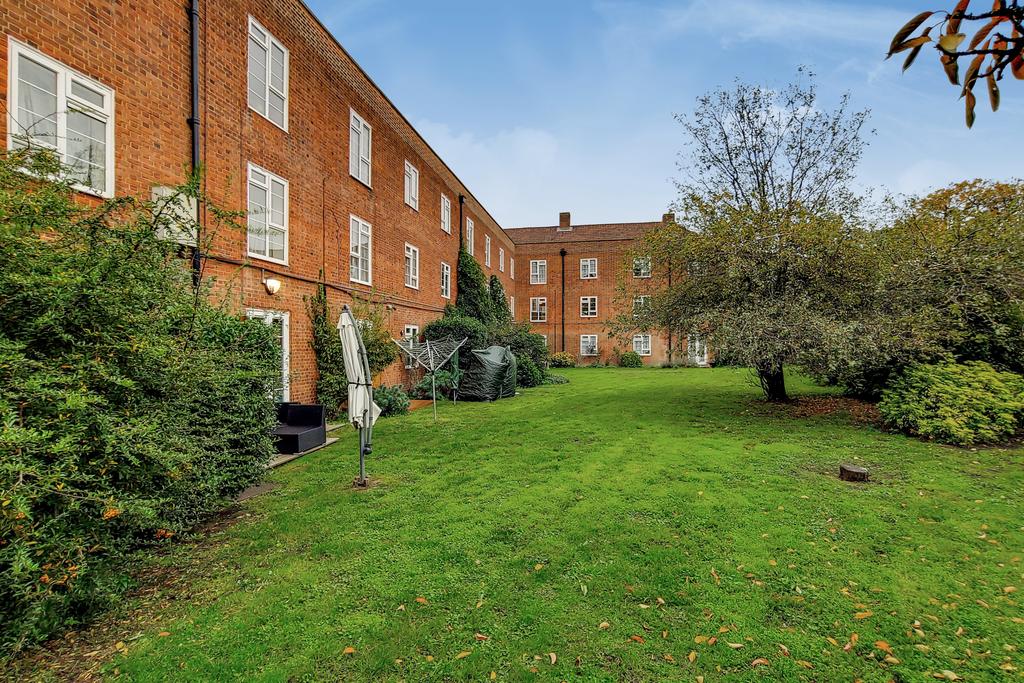 Westbrook House, Victoria Park Square, Bethnal Green, London E2 1 bed