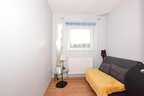 36 Thistle Road, Gravesend, DA12 2JS