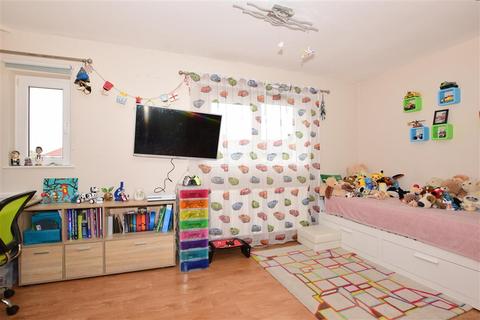 36 Thistle Road, Gravesend, DA12 2JS