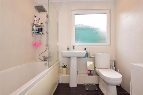 36 Thistle Road, Gravesend, DA12 2JS